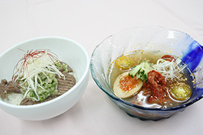 韓国冷麺とネギ塩牛タン丼