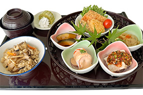 秋の彩り籠御膳